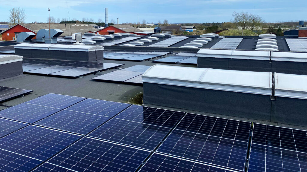 Vilka incitament och stöd finns för solenergi i Karlstad?